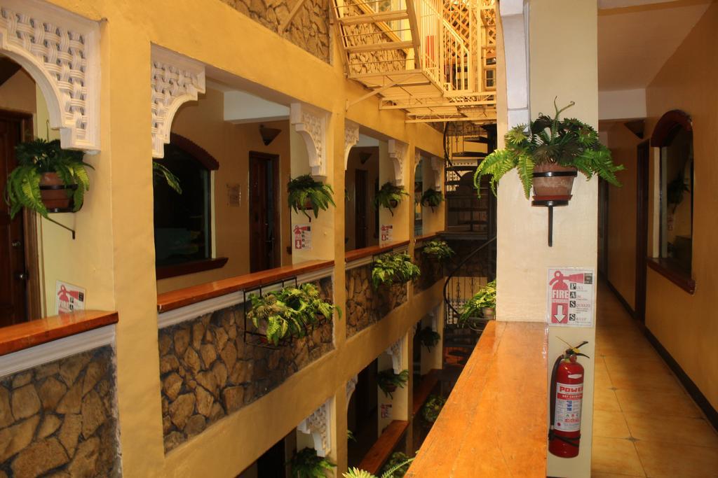 Saint Illian'S Inn Makati Makati City Exterior foto